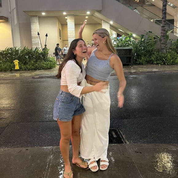 Meet your Posher, Taylor - Picture 4 of 6